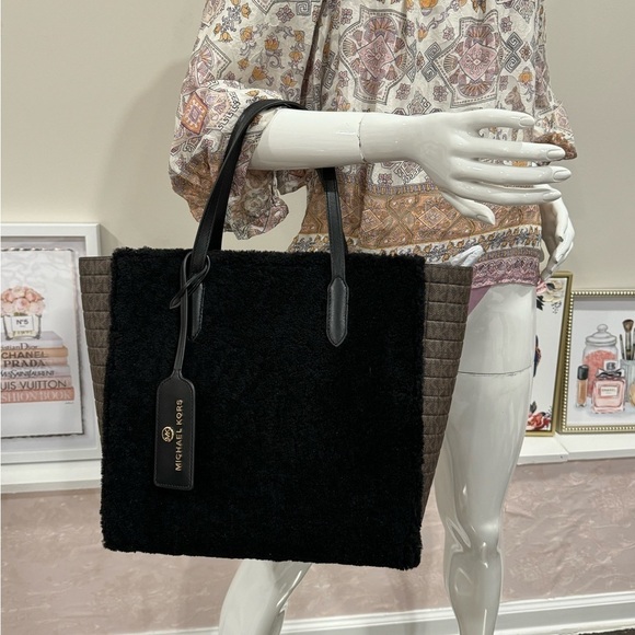 COPY - MICHAEL KORS
SINCLAIR
30F1G5ST7F BROWN/BLK
LG EW GRAB TOTE
LEATHER - Picture 6 of 13